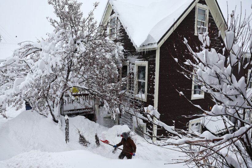 Photos: California towns buried under more than 7 feet of snow - Accidents and Disasters - News